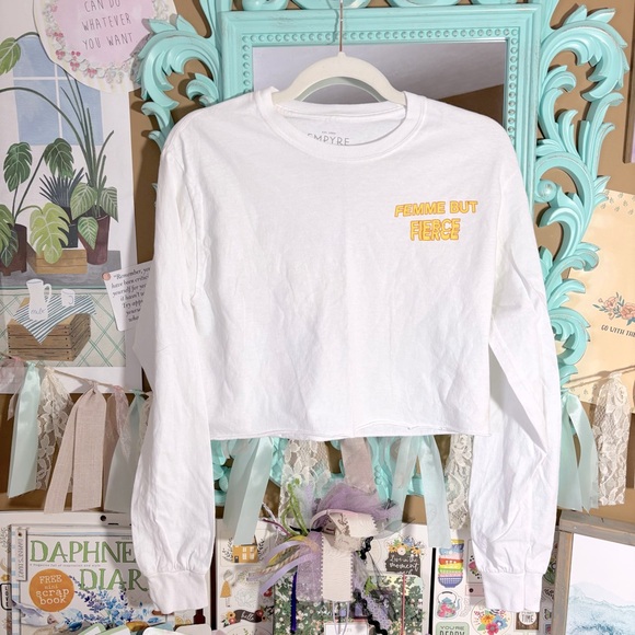 Empyre Tops - Empyre Long Sleeve White Crop Top T-Shirt Zumiez Femme But Fierce Women’s Sz.XS